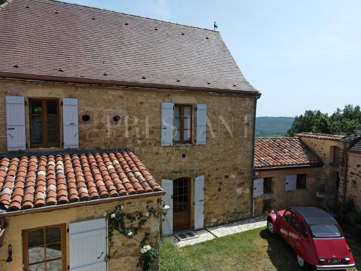 Image No.14-5 Bed Property for sale