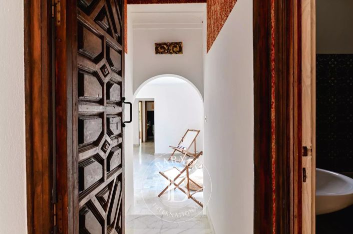 Image No.6-7 Bed House for sale