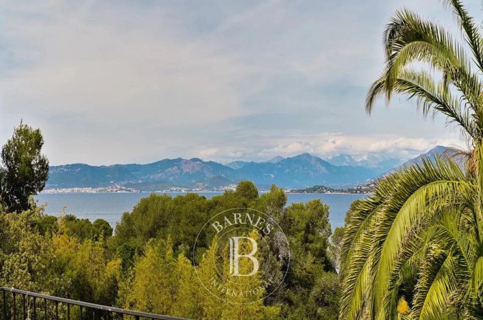 Image No.7-7 Bed House for sale