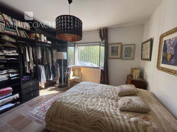 Image No.12-5 Bed House for sale