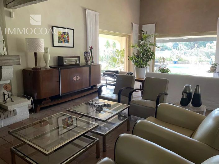 Image No.7-5 Bed House for sale