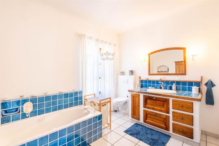 Image No.11-7 Bed House for sale