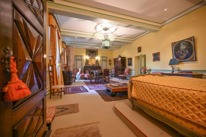 Image No.26-14 Bed House for sale