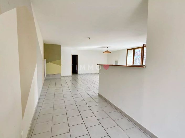 Image No.12-2 Bed House for sale