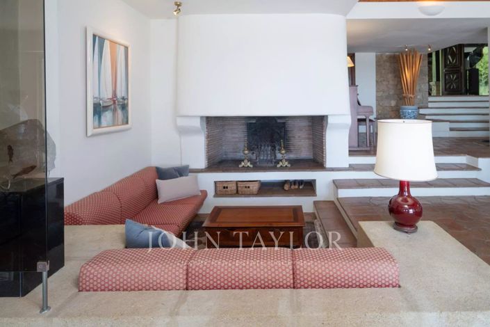 Image No.10-8 Bed House for sale