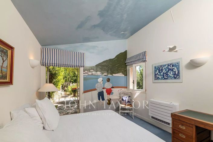 Image No.20-8 Bed House for sale