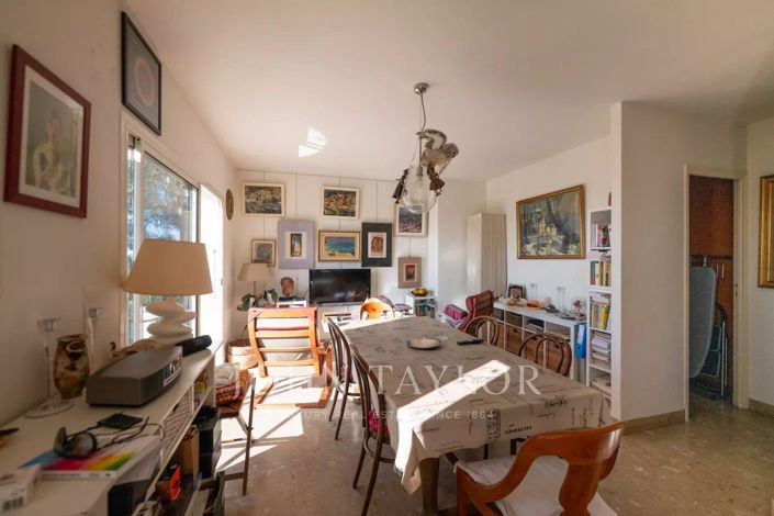 Image No.28-8 Bed House for sale