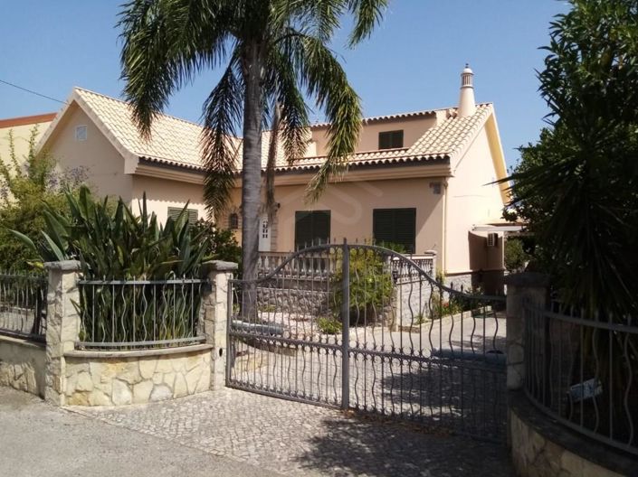 Image No.1-2 Bed House for sale