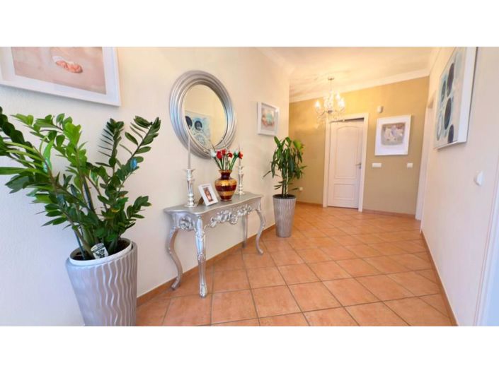 Image No.15-4 Bed House for sale