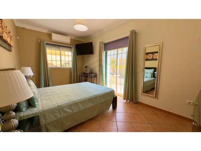 Image No.17-4 Bed House for sale