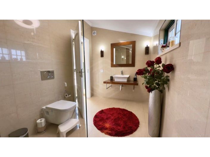 Image No.35-4 Bed House for sale