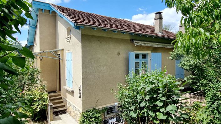 Image No.10-3 Bed House for sale