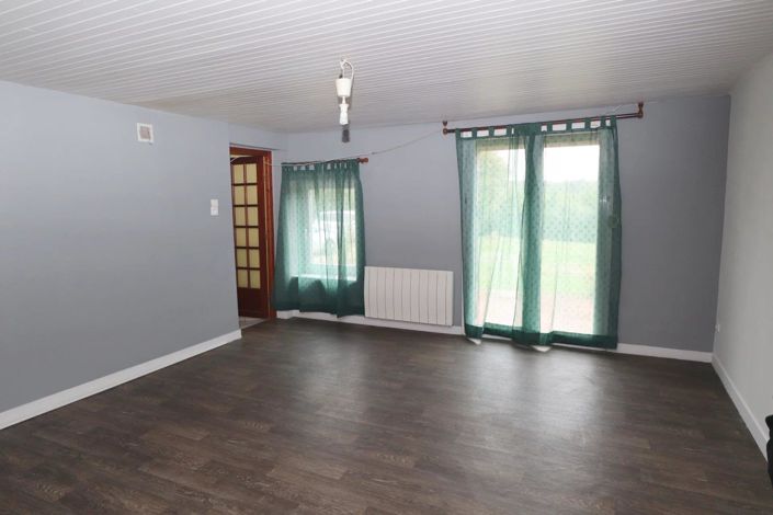 Image No.11-3 Bed House for sale