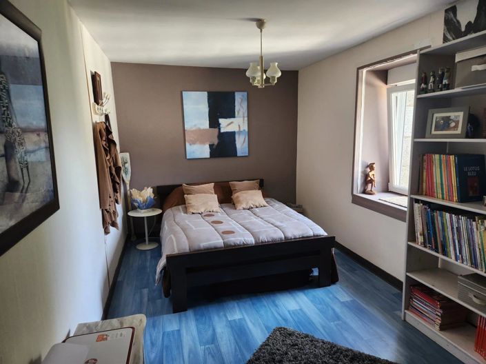 Image No.11-3 Bed House for sale