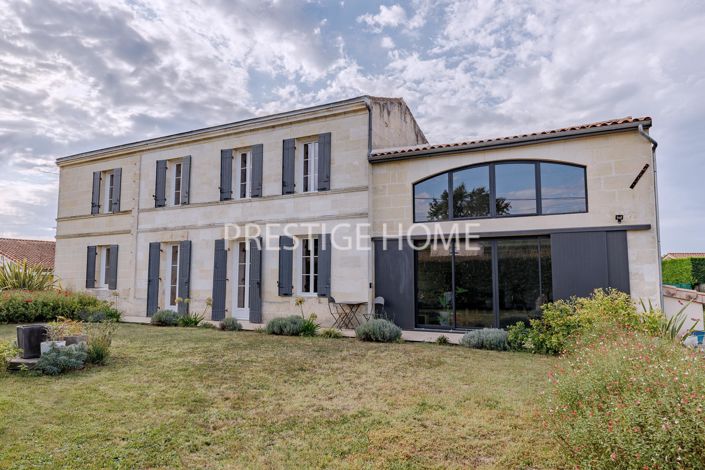 Image No.1-8 Bed House for sale