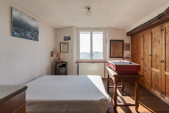 Image No.16-6 Bed House for sale