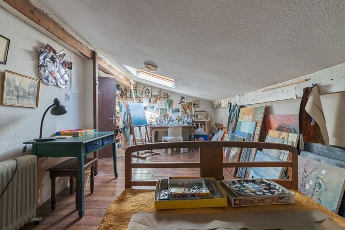 Image No.17-6 Bed House for sale