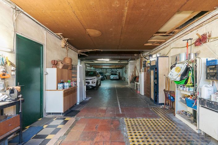 Image No.3-6 Bed House for sale