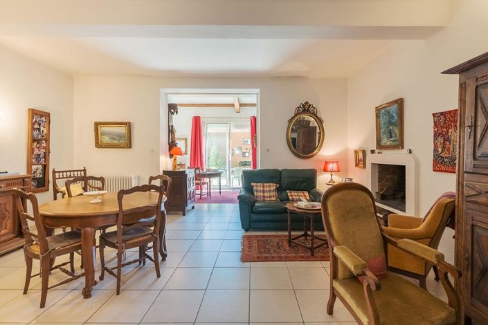 Image No.5-6 Bed House for sale