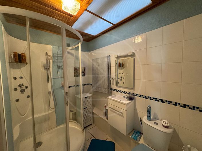 Image No.11-6 Bed House for sale