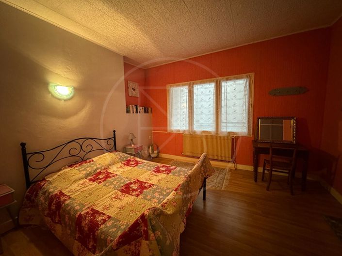 Image No.15-6 Bed House for sale