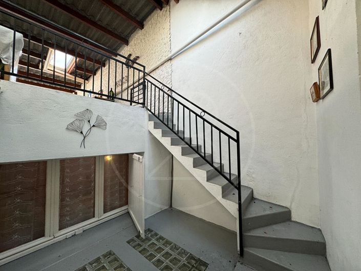 Image No.17-6 Bed House for sale