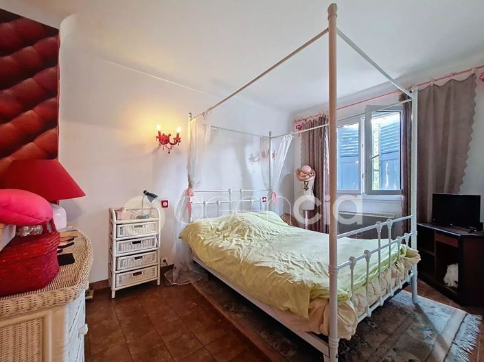 Image No.10-5 Bed House for sale