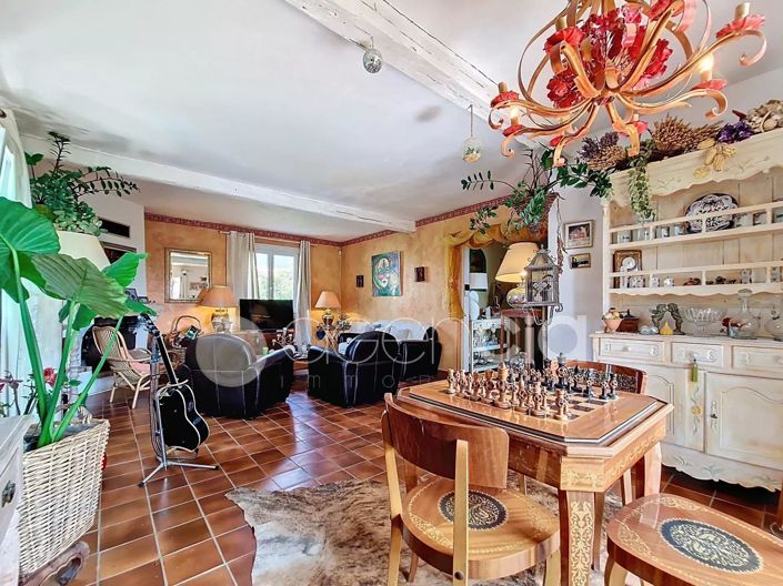 Image No.6-5 Bed House for sale