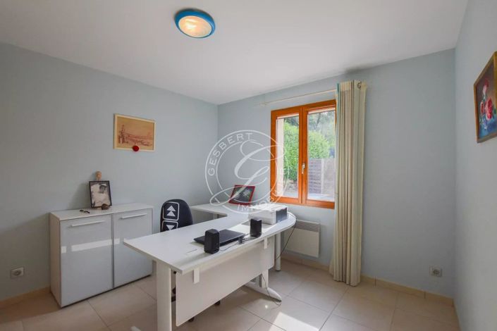 Image No.14-3 Bed House for sale