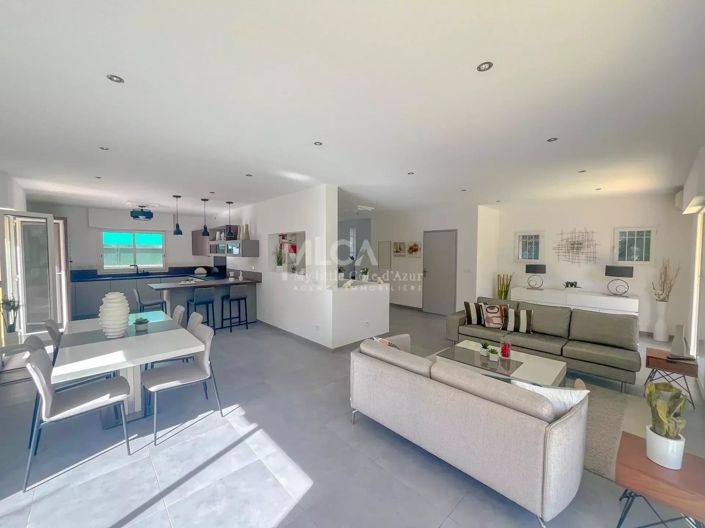 Image No.4-4 Bed House for sale