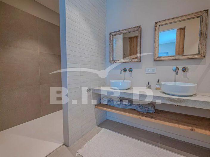 Image No.13-4 Bed House for sale