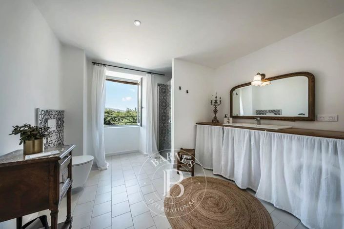 Image No.11-7 Bed House for sale