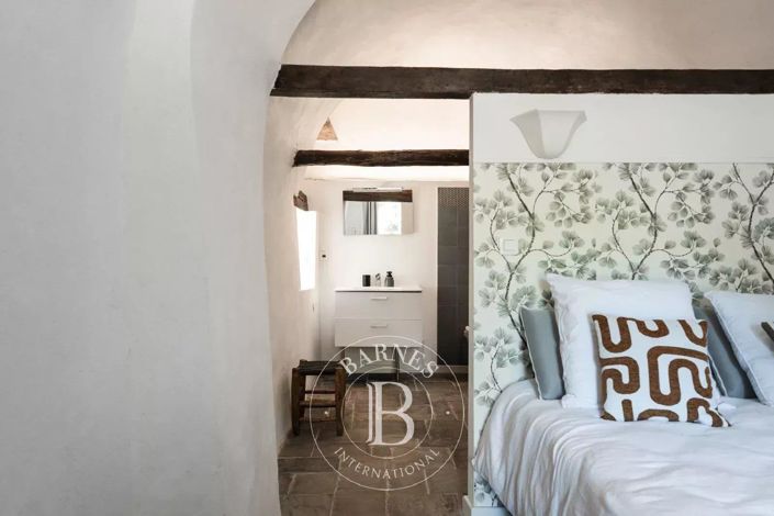 Image No.15-7 Bed House for sale