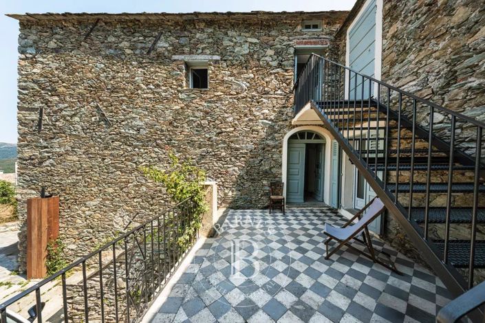 Image No.2-7 Bed House for sale