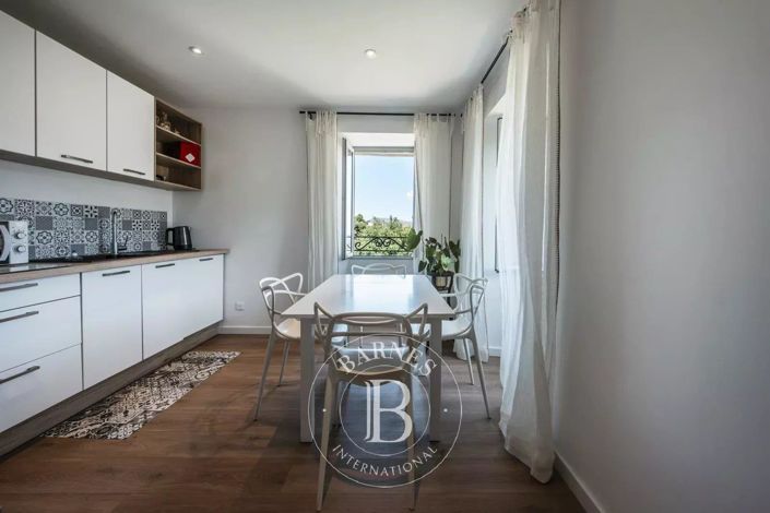 Image No.6-7 Bed House for sale