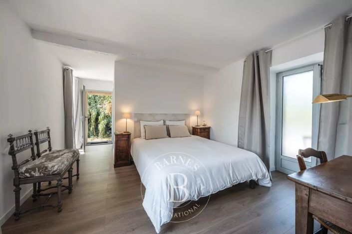 Image No.9-7 Bed House for sale