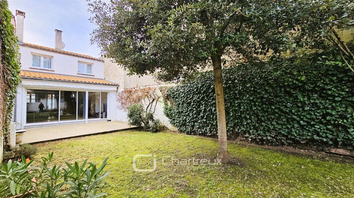 Image No.1-3 Bed House for sale