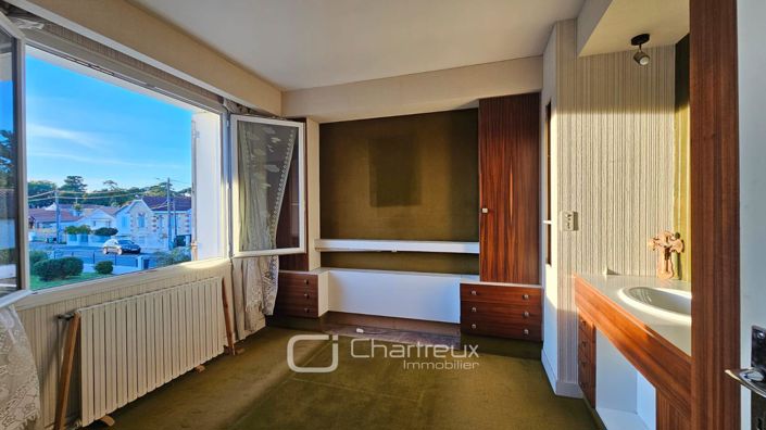 Image No.5-7 Bed House for sale