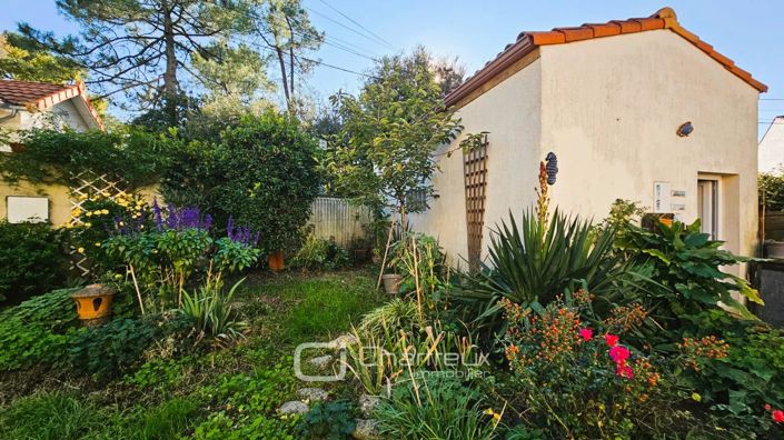 Image No.8-2 Bed House for sale