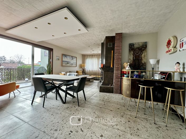 Image No.1-5 Bed House for sale