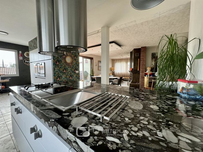 Image No.2-5 Bed House for sale