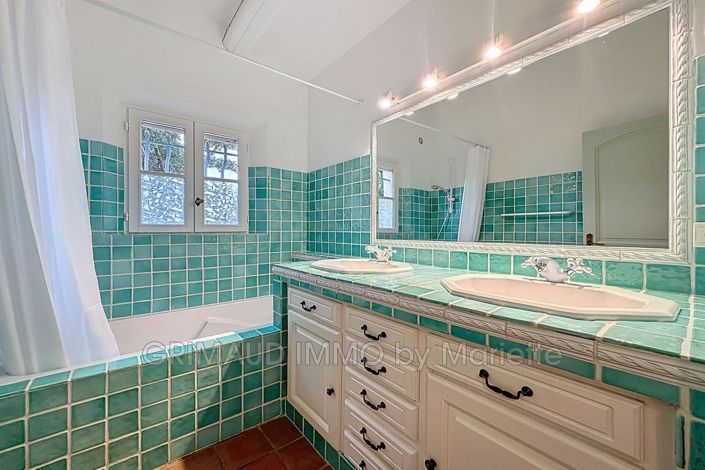 Image No.19-4 Bed House for sale