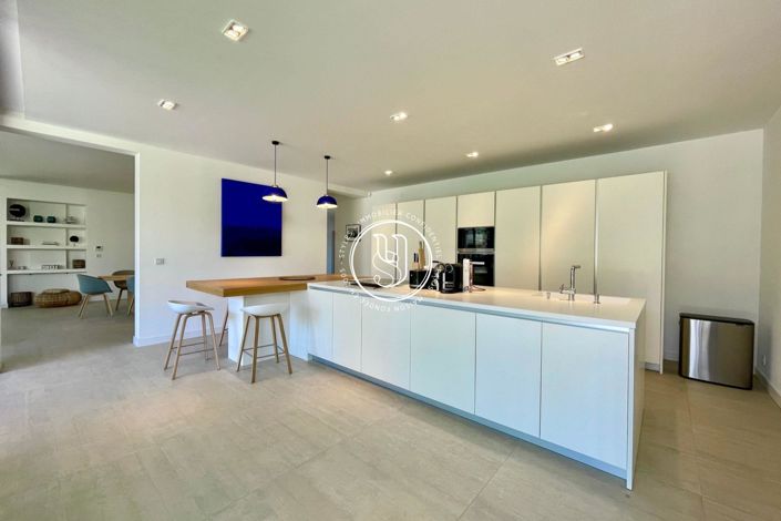 Image No.7-4 Bed House for sale