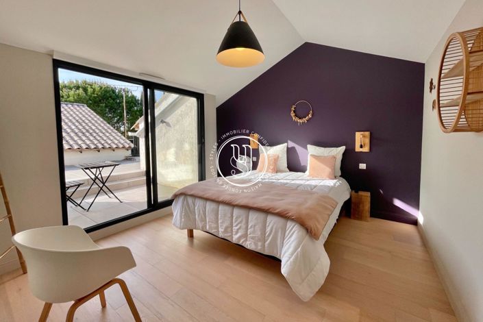 Image No.18-6 Bed House for sale