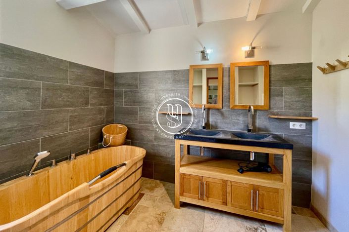 Image No.17-5 Bed House for sale