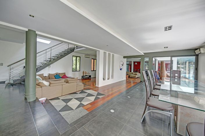 Image No.5-6 Bed Property for sale