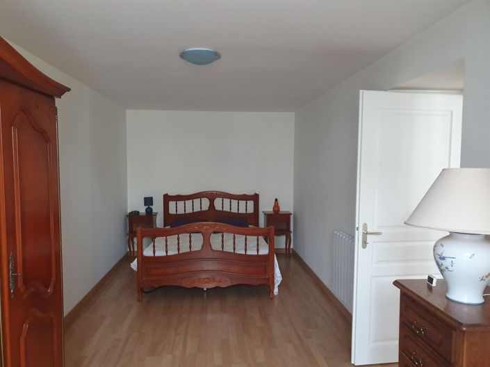 Image No.11-3 Bed House for sale