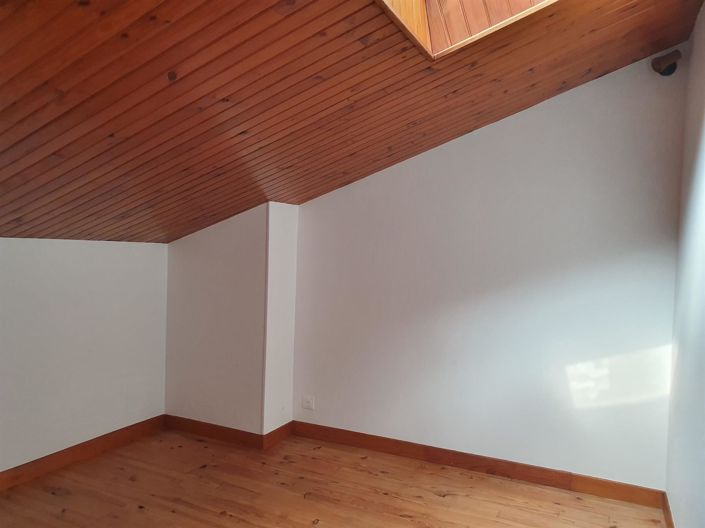 Image No.14-3 Bed House for sale