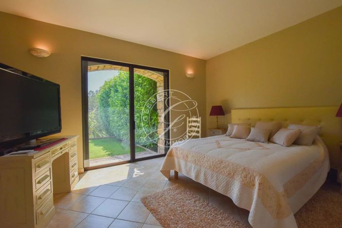 Image No.20-5 Bed House for sale