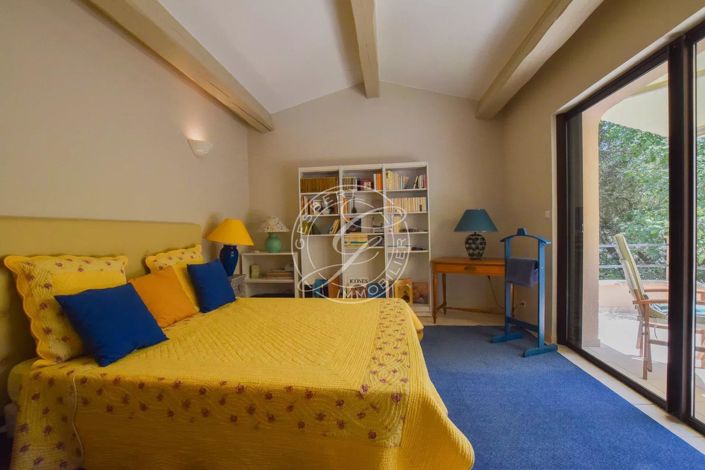 Image No.26-5 Bed House for sale